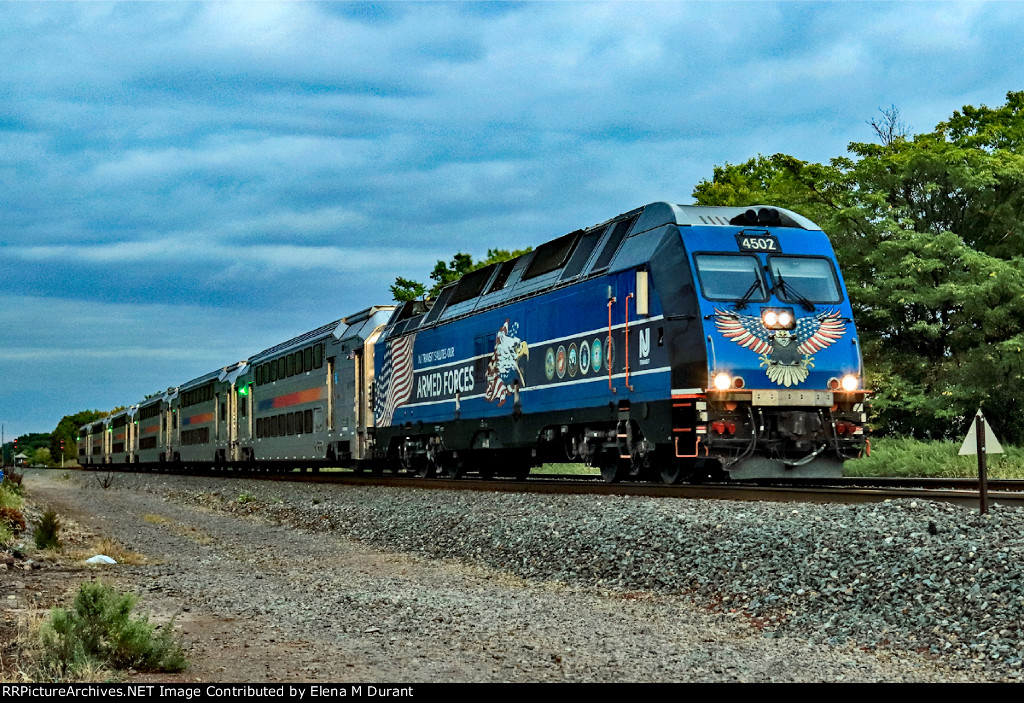 NJT 4502 on train 5533